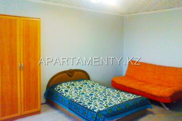 1-room apartment for daily rent, ul. yerzhanova 4