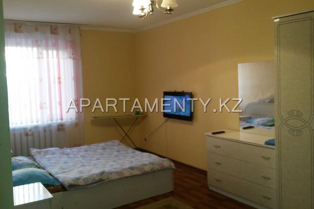 1-room apartment for daily rent, ul. ermekova 52