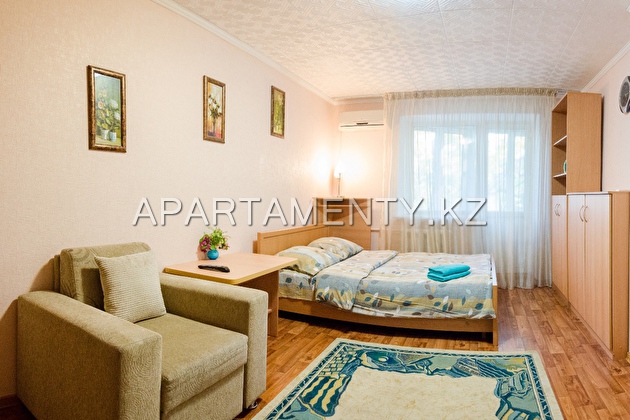 1-room apartment per night, st. Zhambyla 169