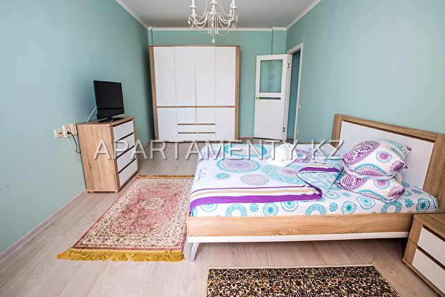 1-room apartment for a day, Satpaeva