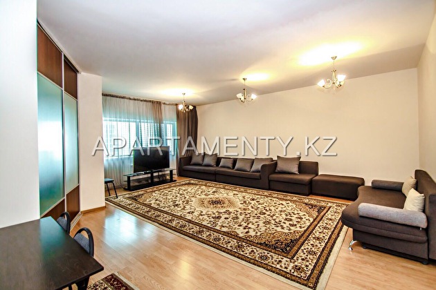 3-room apartment for daily rent, Dostyk str. 5