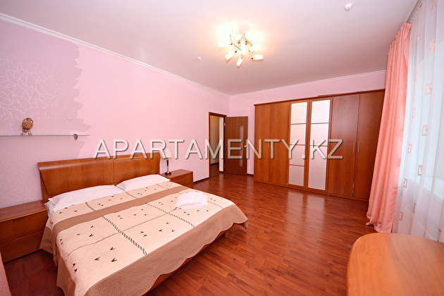 4-room apartment daily rent Astana