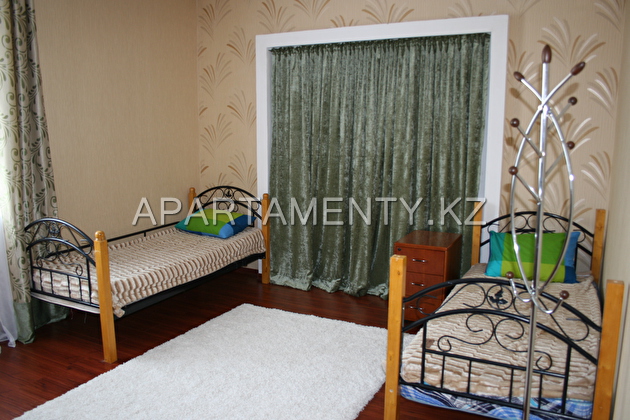2 bed room with separate beds