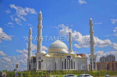 Hazret-Sultan mosque near Pyramid, Astana