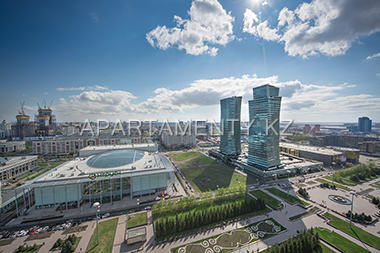 Вид на Северное сияние и ТРЦ Керуен, бульвар Нуржол, Астана