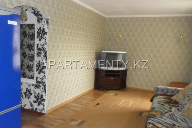 3-room apartment for a day, 89 Parkovaya str.