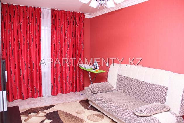 2-room apartment, 25 Abdirov street