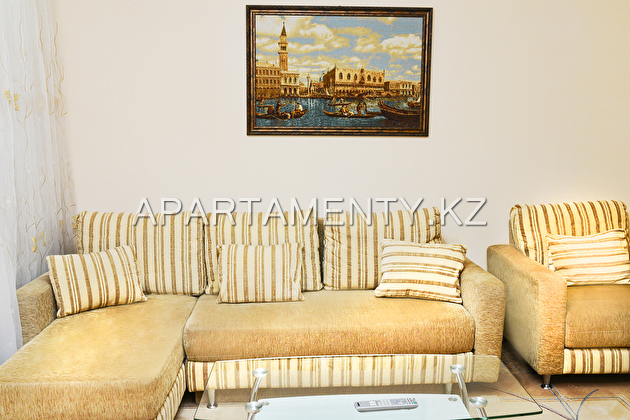 2-room apartment for daily rent, Bulvar Mira 23