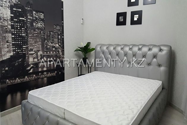 2-room apartment, St. Zharokov D. 137/1