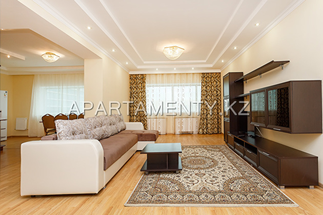 Three bedroom flat for daily rent,Severnoe Siyanie