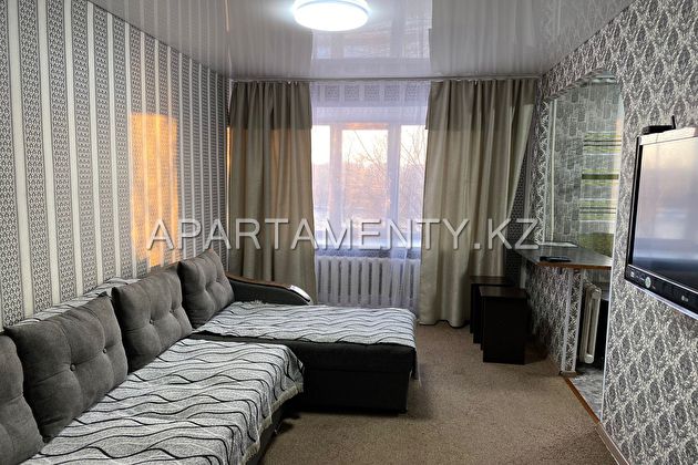 2-room apartment, Slavskogo d. 30