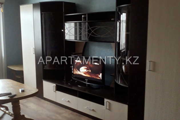 2-room apartment, st. Yaroslavskaya, 10