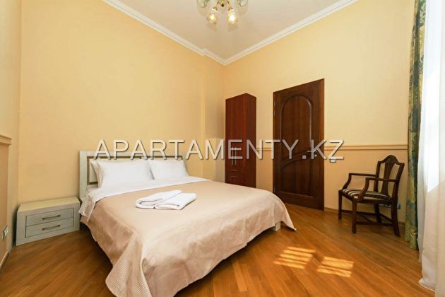 3-roomed apartment by the day, st. Navoi 62