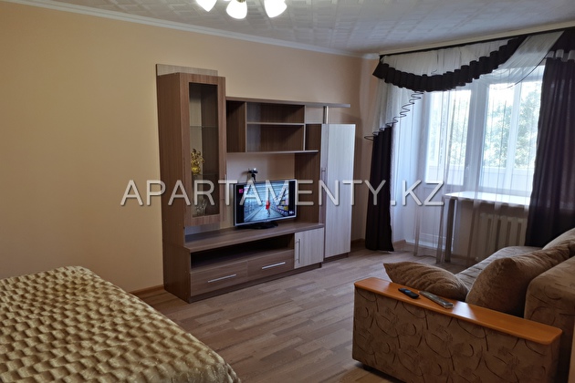 1-room apartment, st. Potanin 19