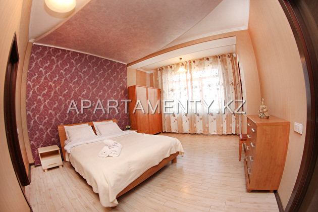 3-roomed apartment by the day, st. Navoi 60