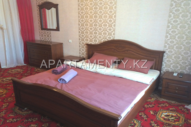 1-room apartment for a day in Shymkent