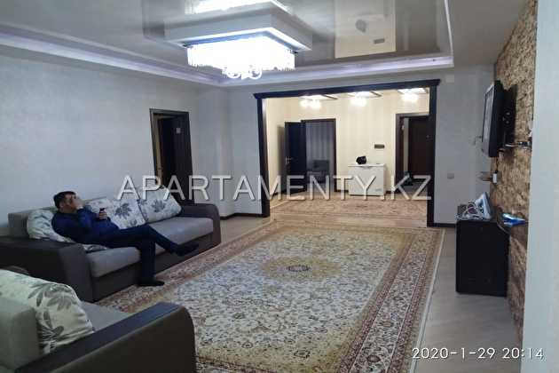 3-room apartment for daily rent in Aktobe