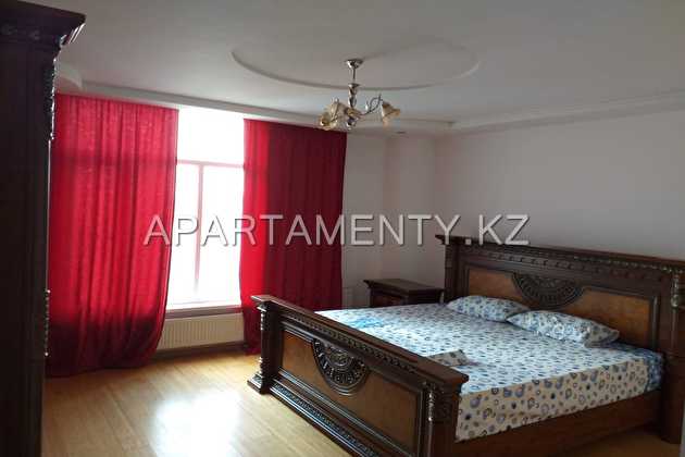 5-room apartment in the center of Aktobe