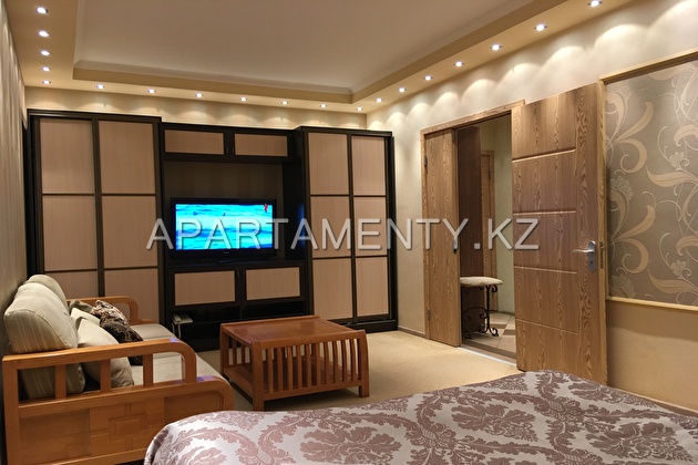 1-room apartment, Imanbayev str. 2