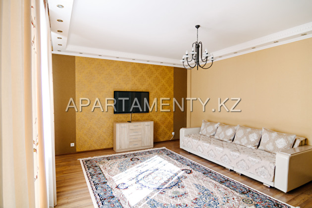 2-room apartment, Kunaev str. 14/2