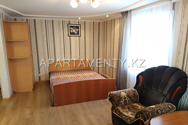 1-room apartment, 105 Zhumabaeva street