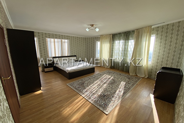 3-room apartment in the center of Shymkent