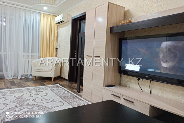 2-room apartment, 26 Komissarova str.