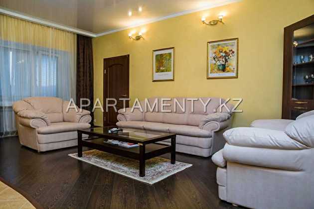 2-room apartment for daily rent in Semey