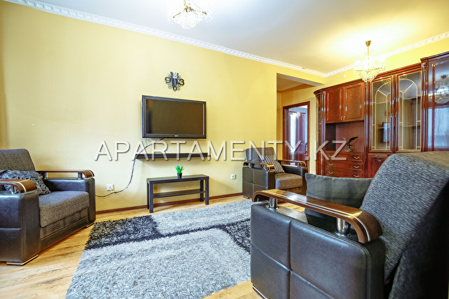 3-room apartment for daily rent, 18/1 Syganak str.
