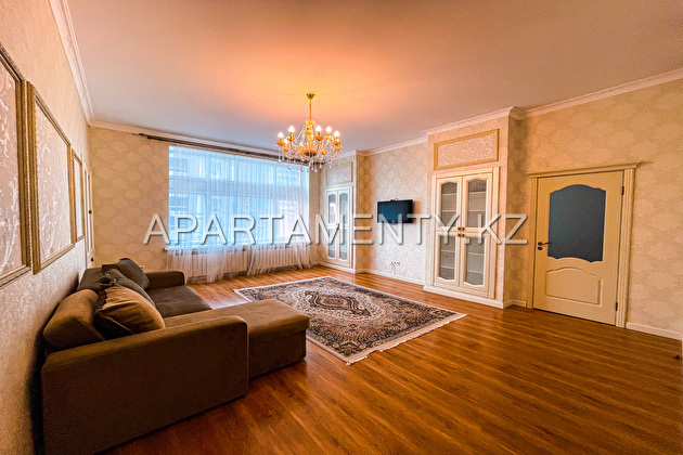 2-room apartment for daily rent, Bayterek