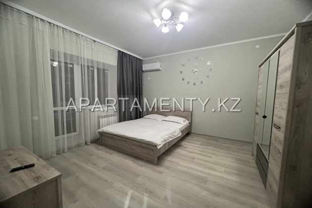1-room apartment for daily rent, Batys 2