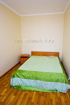 1-room apartment, Momyshuly str., 51