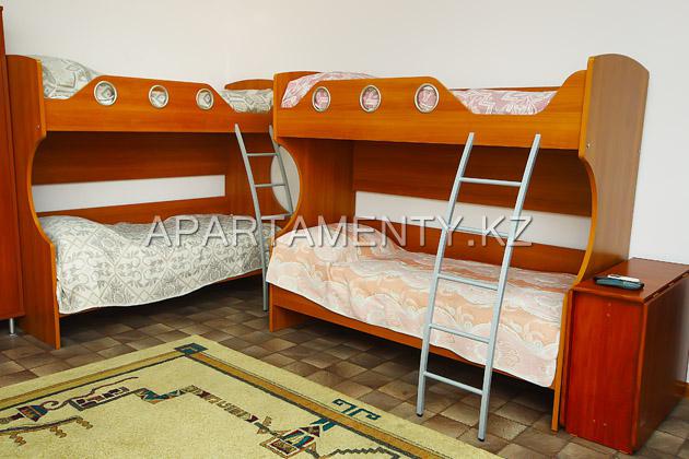 10-bed room