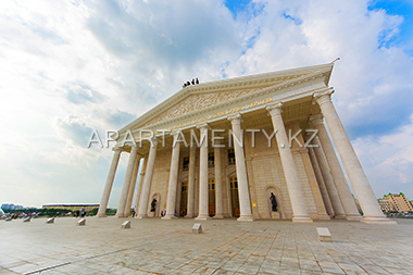 Astana-opera theatre. Boulevard Nurzhol