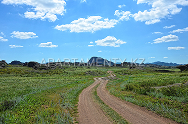 Road to the Moutnain Nayzatas, Bayanaul