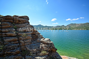 Изумрудное озеро Жасыбай, Баянаул