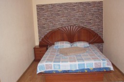 2-bedroom apartment daily