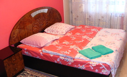 Трехкомнатная квартира посуточно в центре c Wi-Fi