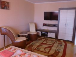 1-комнатная квартира посуточно, Садовая 81