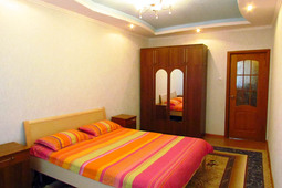 2-комн. квартира посуточно, м-н 12