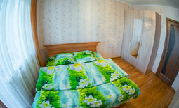 Двухкомнатная квартира посуточно КОСМОС