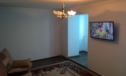 Сдам трехкомнатную квартиру на сутки, ДСК в центре