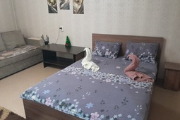 1 bedroom apartment per day, Kosmicheskaya str. 9