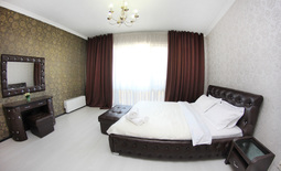 3-room apartment for rent, 74 Navoi st.