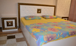 2-roomed apartment by the day in the center