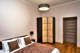 3-комн. квартира посуточно, ул. Хусаинова д. 225