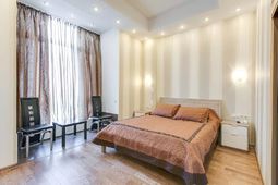 1-roomed apartment by the day, center