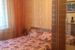 2-комнатная квартира посуточно в 5 мкр.