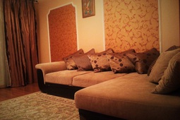 2-комнатная квартира посуточно, мкр.Гульдер 1