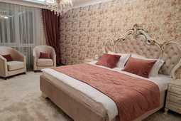 2-комнатная квартира посуточно в центре Шымкента